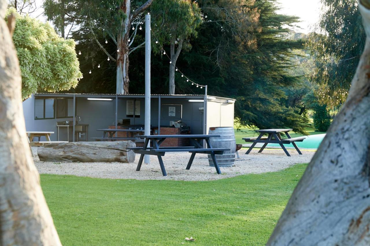Pine Country Caravan Park マウントガンビア エクステリア 写真