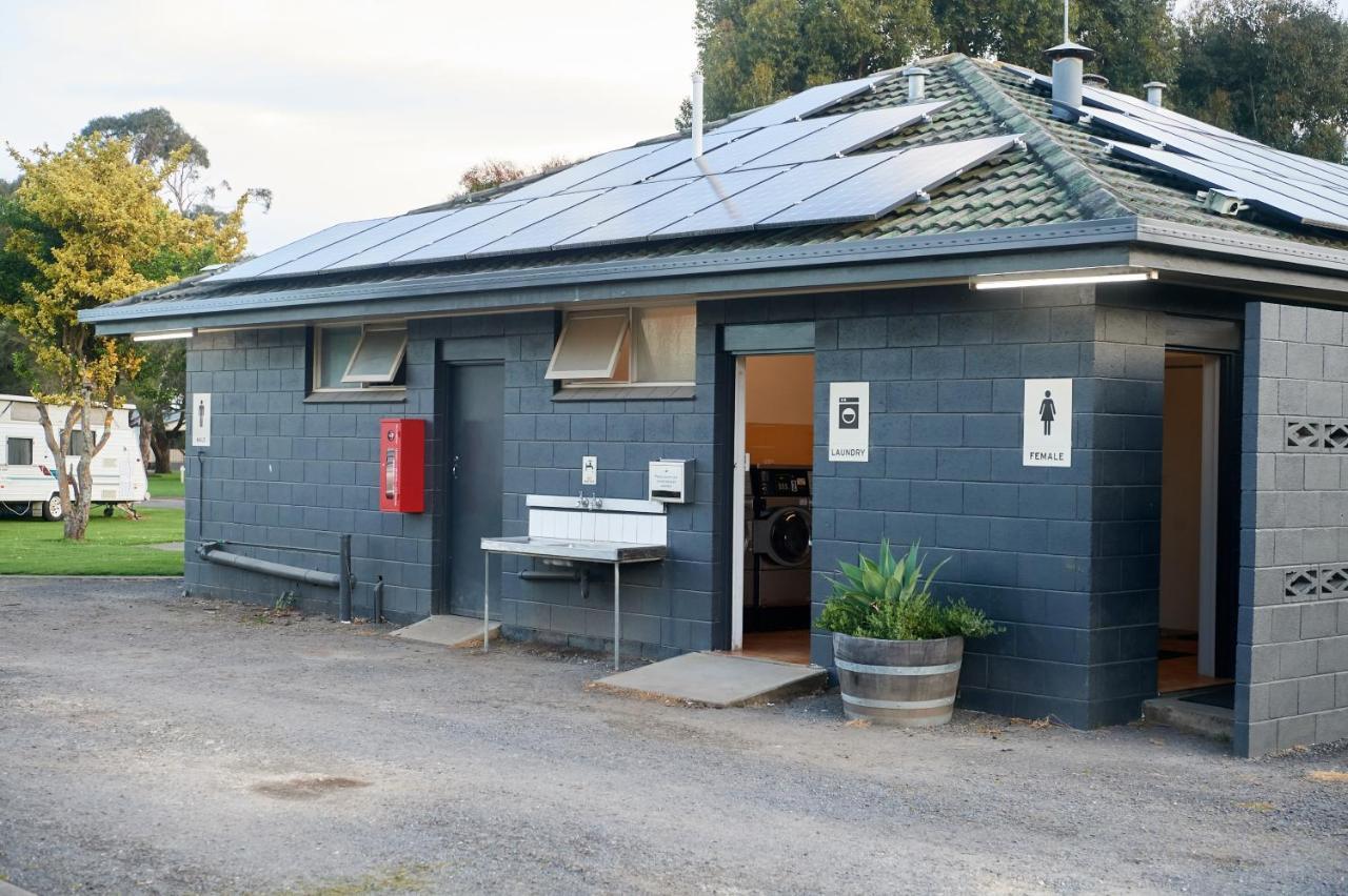 Pine Country Caravan Park マウントガンビア エクステリア 写真